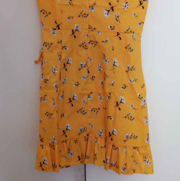 Yellow Floral dress Size S/M - Picture 3 of 3